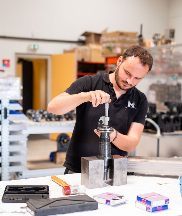Poste de travail à l'atelier M3i Industrie